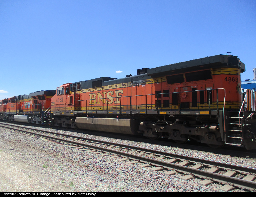 BNSF 4863